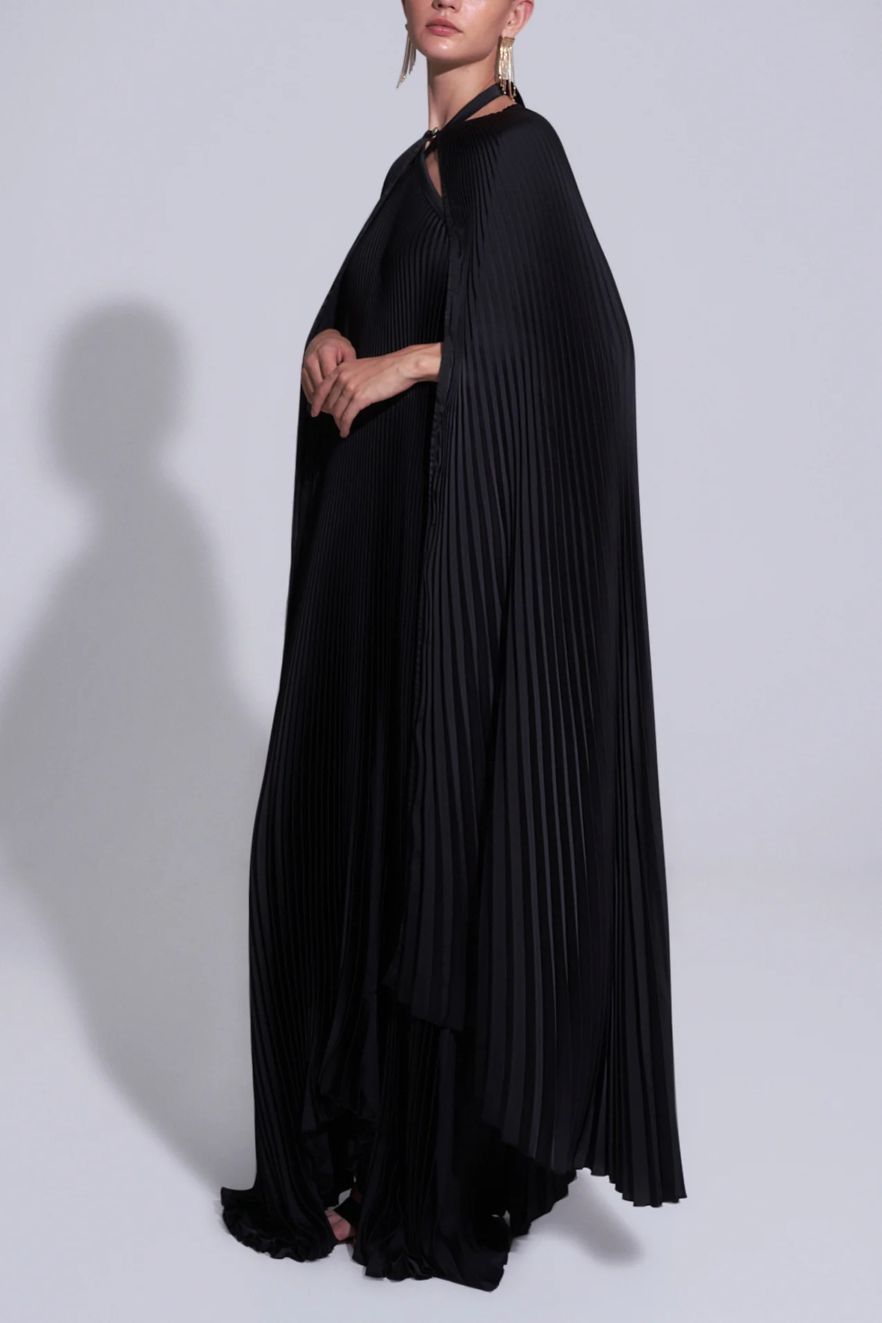 Extravagance Cape - Noir - Image 2